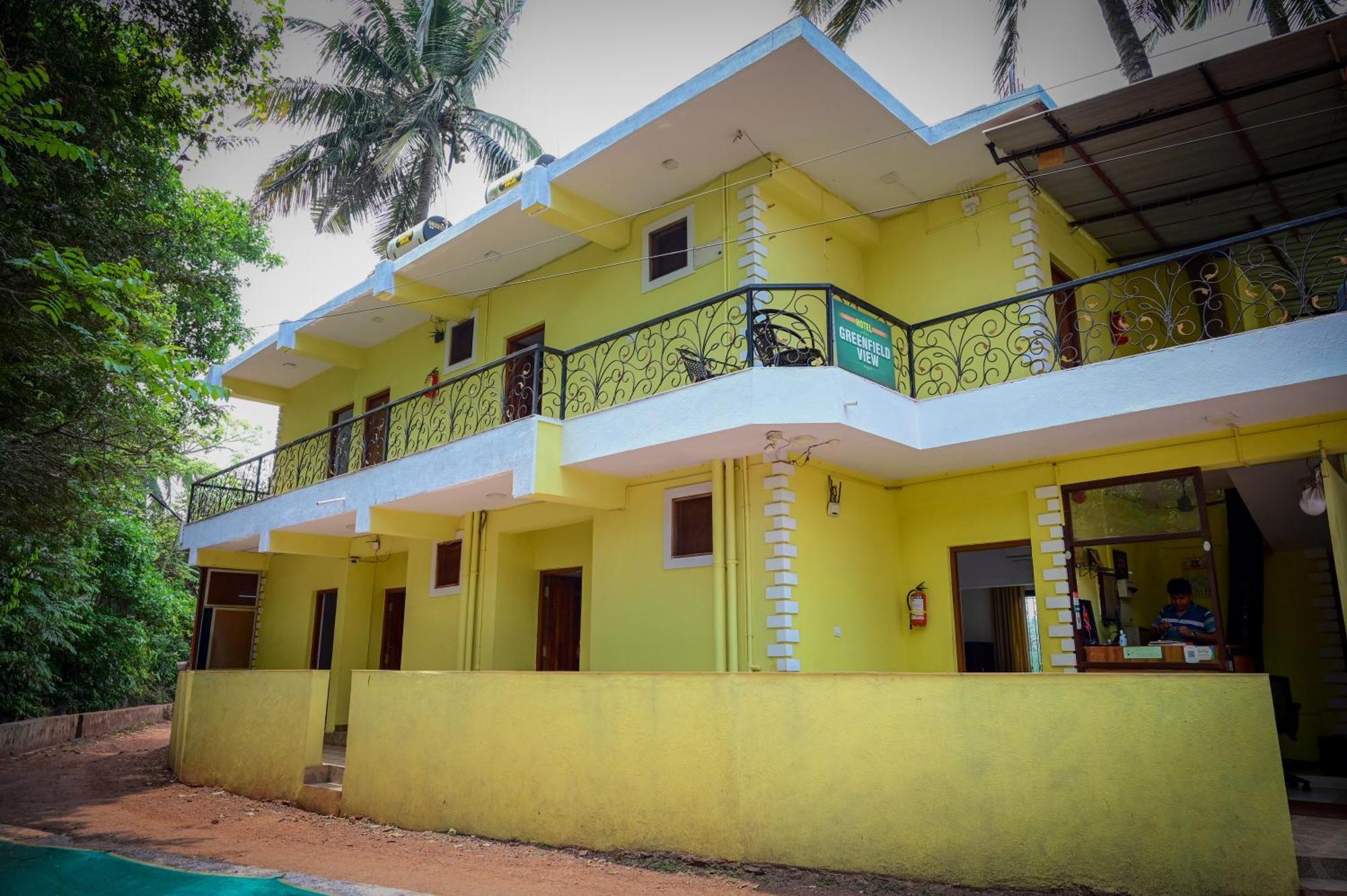 Green Field View Hotel Candolim Bagian luar foto